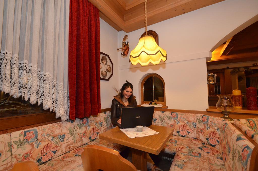 Hotel Albe ร็อคคา ปิเอโตเร ภายนอก รูปภาพ