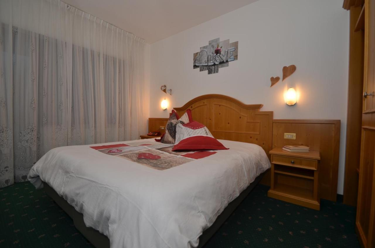 Hotel Albe ร็อคคา ปิเอโตเร ภายนอก รูปภาพ