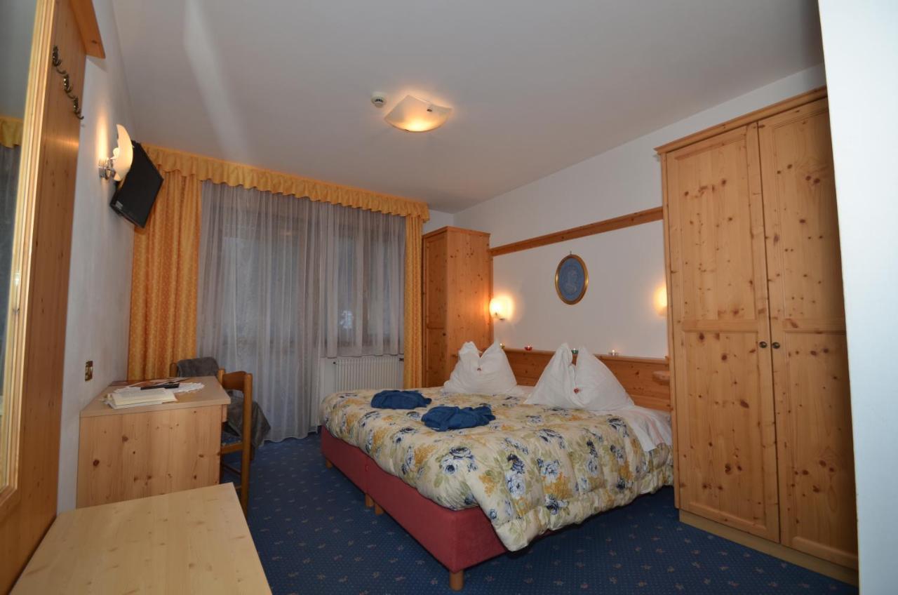 Hotel Albe ร็อคคา ปิเอโตเร ภายนอก รูปภาพ