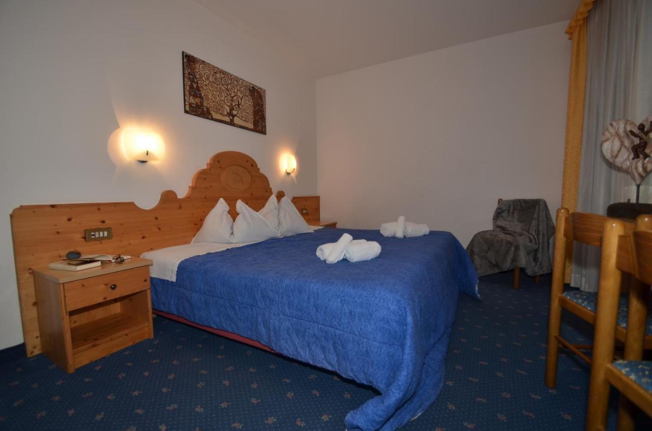 Hotel Albe ร็อคคา ปิเอโตเร ภายนอก รูปภาพ
